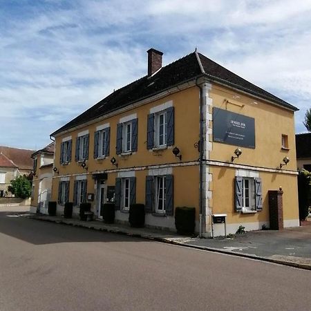 Logis Hotel & Restaurant Le Soleil D'Or Montigny-la-Resle Ngoại thất bức ảnh