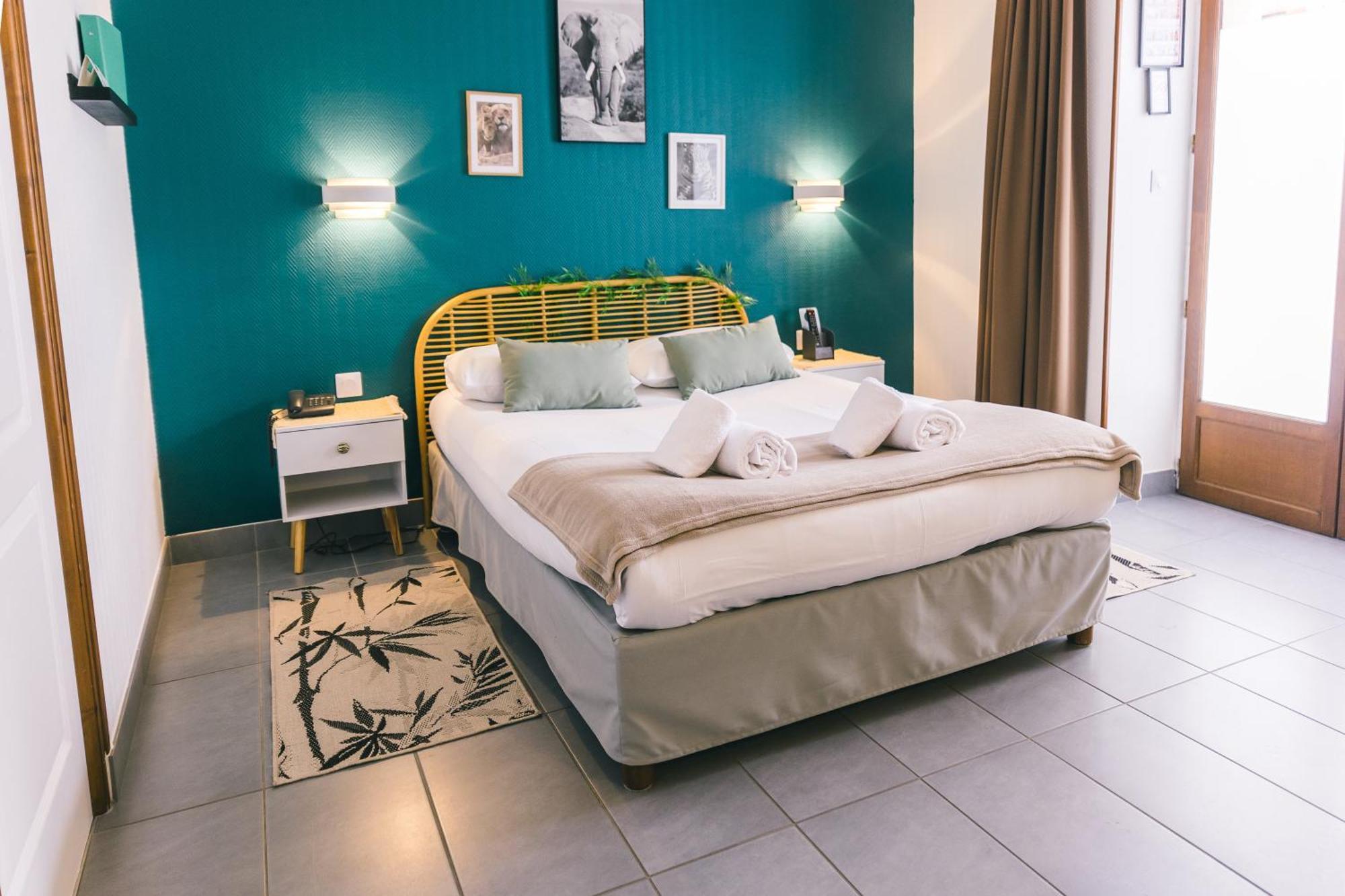 Logis Hotel & Restaurant Le Soleil D'Or Montigny-la-Resle Ngoại thất bức ảnh