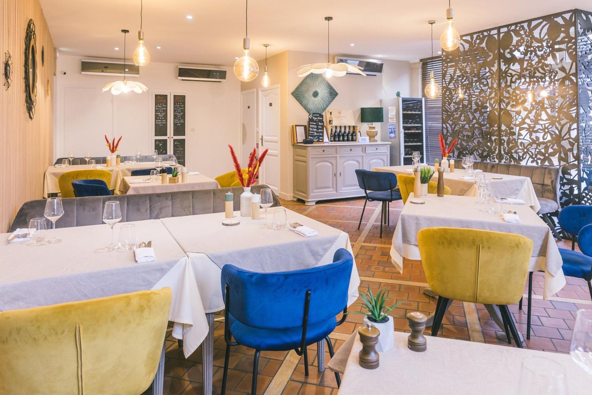 Logis Hotel & Restaurant Le Soleil D'Or Montigny-la-Resle Ngoại thất bức ảnh